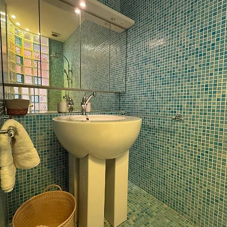 Ref 1988 -charming In The Center Of * Cannes